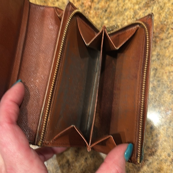 Louis Vuitton Portefeuille Tresol Monogram Wallet - Picture 9 of 12